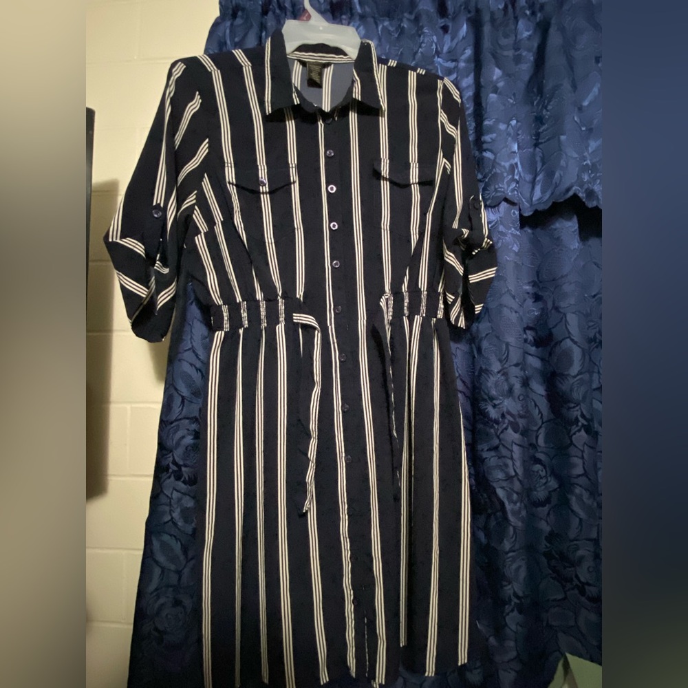 This dress is from the brand Millenium it is in the size XL in women’s.
